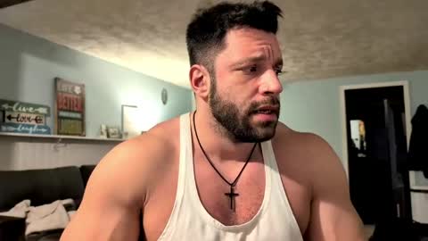 pizza_biceps online show from May 6, 4:30 am