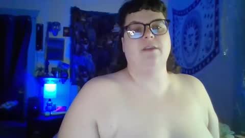 Snapshot of pizzabuttstuff chatting on January 17, 2:08 am daddy pizza online show from January 17, 2:08 am
