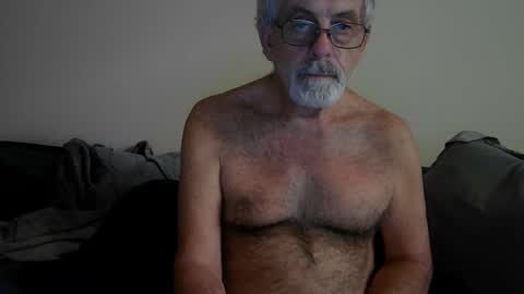 Snapshot of pjdaddjo775 chatting on October 15, 9:31 am pjdaddjo775 online show from October 15, 9:31 am
