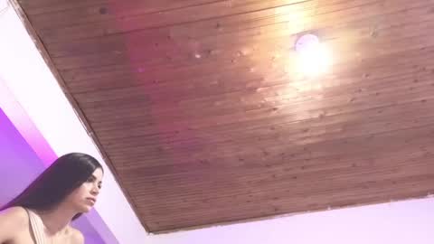 Angie Henao online show from December 17, 7:04 pm