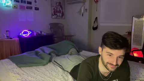 Snapshot of placebo14 chatting on December 24, 12:11 am placebo14 online show from December 24, 12:11 am