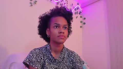 Venus  Vee  Cutie online show from November 4, 12:15 pm