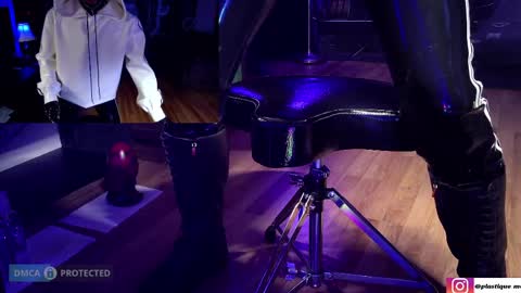 plasticme online show from April 5, 4:15 pm