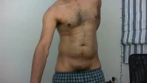 Snapshot of platino3026 chatting on November 25, 5:07 am platino3026 online show from November 25, 5:07 am