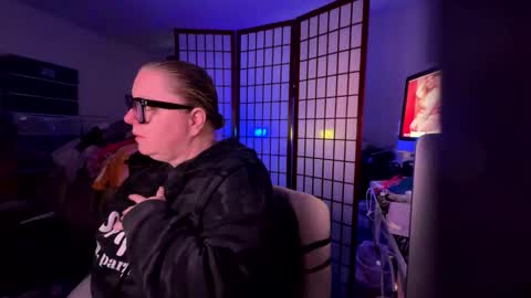 Platinum Puzzy online show from February 8, 6:22 pm