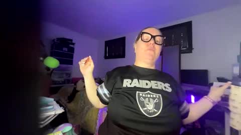 Platinum Puzzy online show from February 23, 9:12 pm