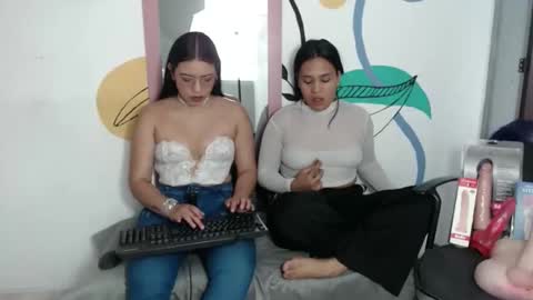 Snapshot of playful_girls3909 chatting on February 23, 7:28 pm sweed online show from February 23, 7:28 pm