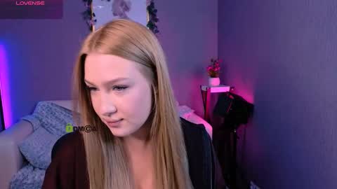 Sophie online show from October 17, 7:27 pm