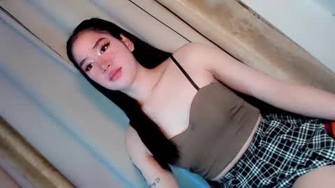 Snapshot of playfulcock69_kate chatting on November 5, 12:43 am kate online show from November 5, 12:43 am