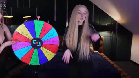 Lana online show from December 3, 12:36 pm