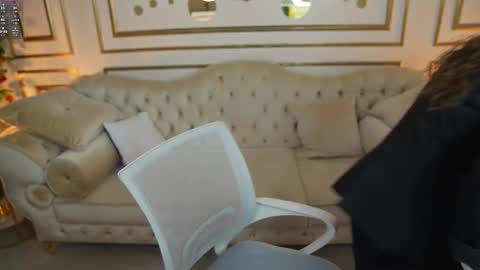 Snapshot of playhard054 chatting on February 10, 8:51 am Lana online show from February 10, 8:51 am