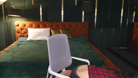 Lana online show from April 7, 10:15 am