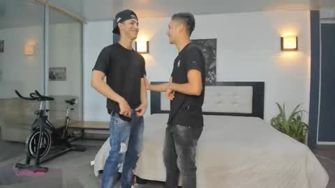   online show from November 11, 11:05 pm