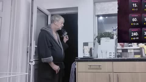 Play Me online show from November 27, 6:04 am