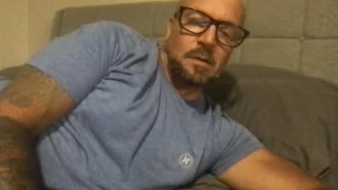 Snapshot of pleasesitonmycock chatting on August 2, 4:00 am PleaseSitOnMyCock online show from August 2, 4:00 am