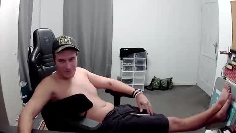 plkrisztian online show from October 29, 11:50 pm