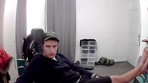 plkrisztian online show from February 8, 6:11 pm