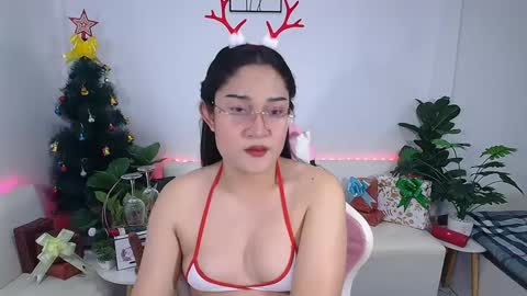 Ploysai online show from December 3, 12:16 pm