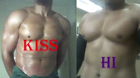 StraightPlush online show from April 2, 11:35 pm