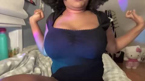 Snapshot of plushicore chatting on October 28, 2:15 am stariette online show from October 28, 2:15 am