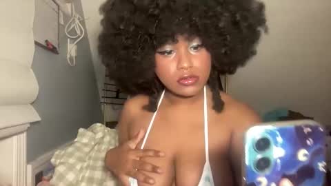 Snapshot of plushicore chatting on November 9, 2:54 am stariette online show from November 9, 2:54 am