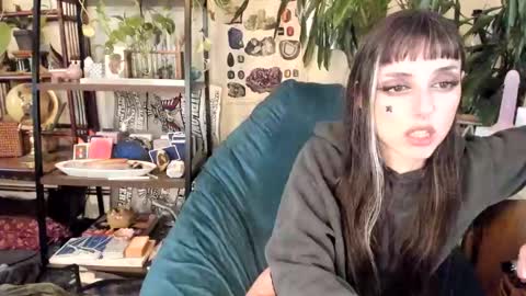 Goddess Pluto online show from October 22, 6:40 pm