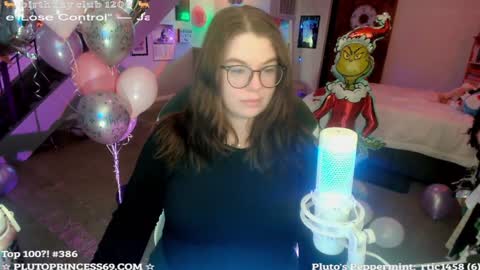 Snapshot of plutoprincess69 chatting on December 17, 7:07 am Pluto Princess online show from December 17, 7:07 am