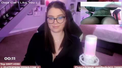 Snapshot of plutoprincess69 chatting on February 4, 6:25 am Pluto Princess online show from February 4, 6:25 am