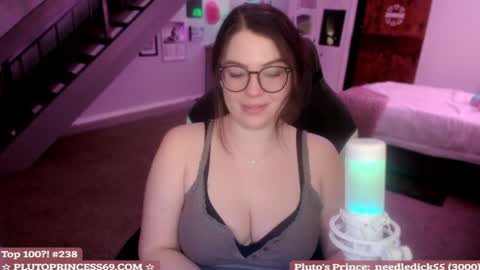 Snapshot of plutoprincess69 chatting on February 5, 5:09 am Pluto Princess online show from February 5, 5:09 am