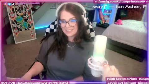 Snapshot of plutoprincess69 chatting on September 19, 6:15 am Pluto Princess online show from September 19, 6:15 am