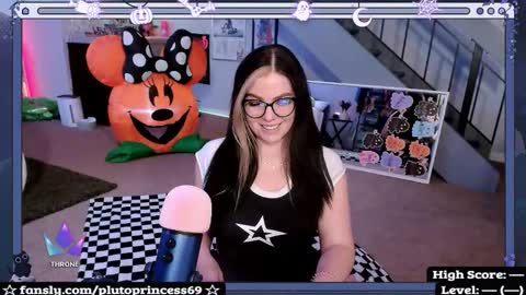 Snapshot of plutoprincess69 chatting on October 21, 4:13 am Pluto Princess online show from October 21, 4:13 am