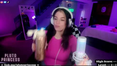 Snapshot of plutoprincess69 chatting on November 9, 6:12 am Pluto Princess online show from November 9, 6:12 am