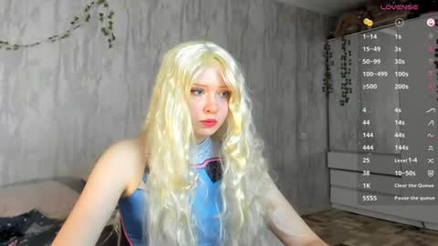 Snapshot of pocet_barbie chatting on July 9, 6:28 am Mary online show from July 9, 6:28 am