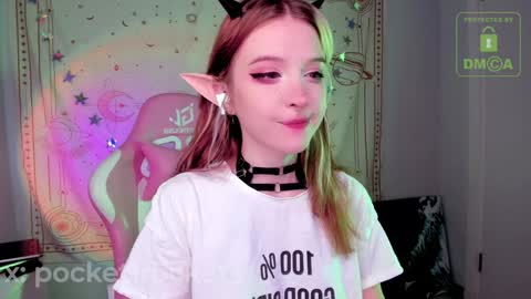 Snapshot of pocketrocket_ chatting on October 23, 10:52 pm pocketrocket_ online show from October 23, 10:52 pm