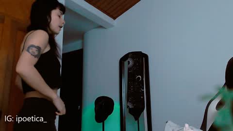 Snapshot of poeeticaa_ chatting on January 15, 12:04 pm IG ipoetica online show from January 15, 12:04 pm