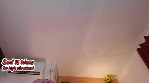 Snapshot of poison_liv chatting on May 11, 2:45 pm poison_liv online show from May 11, 2:45 pm