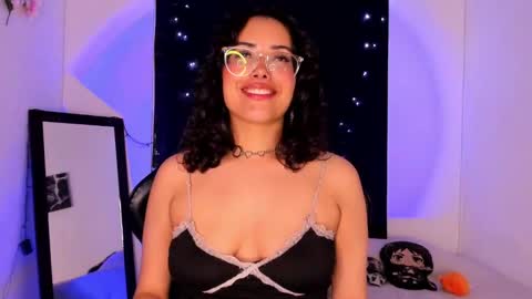 Willow                      Hours 12pm to 630pm Colombian time FRIDAY AND SUNDAY FREE DAYS online show from February 7, 9:58 pm