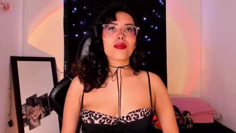 Willow                      Hours 12pm to 630pm Colombian time FRIDAY AND SUNDAY FREE DAYS online show from March 10, 5:50 pm