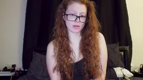Snapshot of poisonivyy95 chatting on July 14, 1:52 am poisonivyy95 online show from July 14, 1:52 am