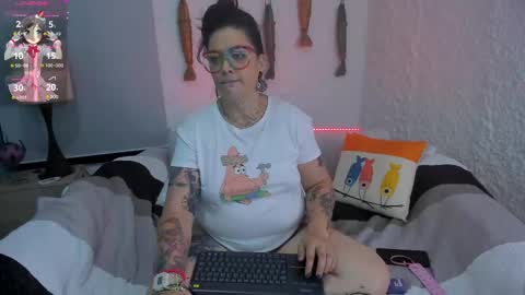 poisson_ivy_ online show from January 15, 10:38 am