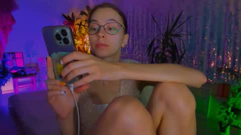 Snapshot of poli__ chatting on October 28, 7:16 pm Martha online show from October 28, 7:16 pm