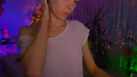 Snapshot of poli__ chatting on November 20, 7:24 pm Martha online show from November 20, 7:24 pm