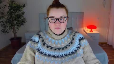 Snapshot of polinasallivan chatting on December 16, 1:16 pm Polina online show from December 16, 1:16 pm