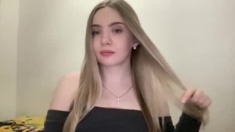 polishangel222 online show from February 26, 4:39 pm