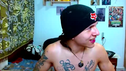 Snapshot of pollon8_kbezon chatting on February 7, 5:18 pm Gian online show from February 7, 5:18 pm