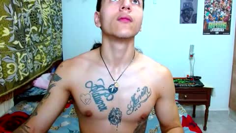 Snapshot of pollon8_kbezon chatting on February 9, 4:40 pm Gian online show from February 9, 4:40 pm