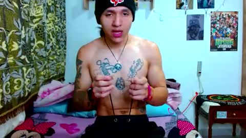 Snapshot of pollon8_kbezon chatting on February 18, 6:26 pm Gian online show from February 18, 6:26 pm