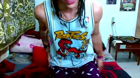 Snapshot of pollon8_kbezon chatting on March 5, 5:18 pm Gian online show from March 5, 5:18 pm
