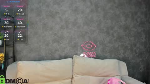 Snapshot of polly__mayer chatting on October 13, 1:05 am Polly online show from October 13, 1:05 am