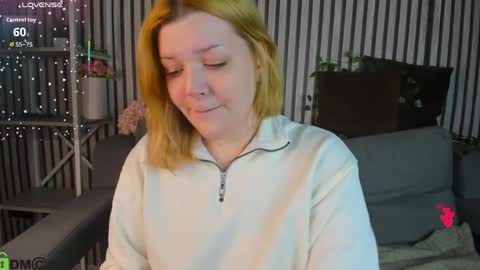 Polly online show from March 30, 1:06 am